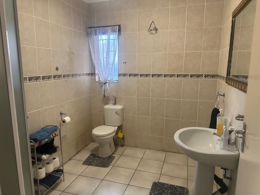 5 Bedroom Property for Sale in Waterval East North West
